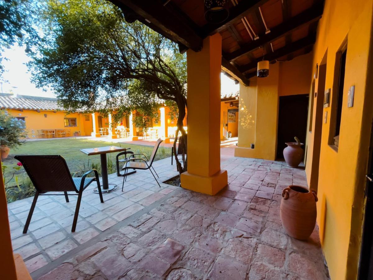 La Casona De Moldes Hotel Coronel Moldes Екстериор снимка