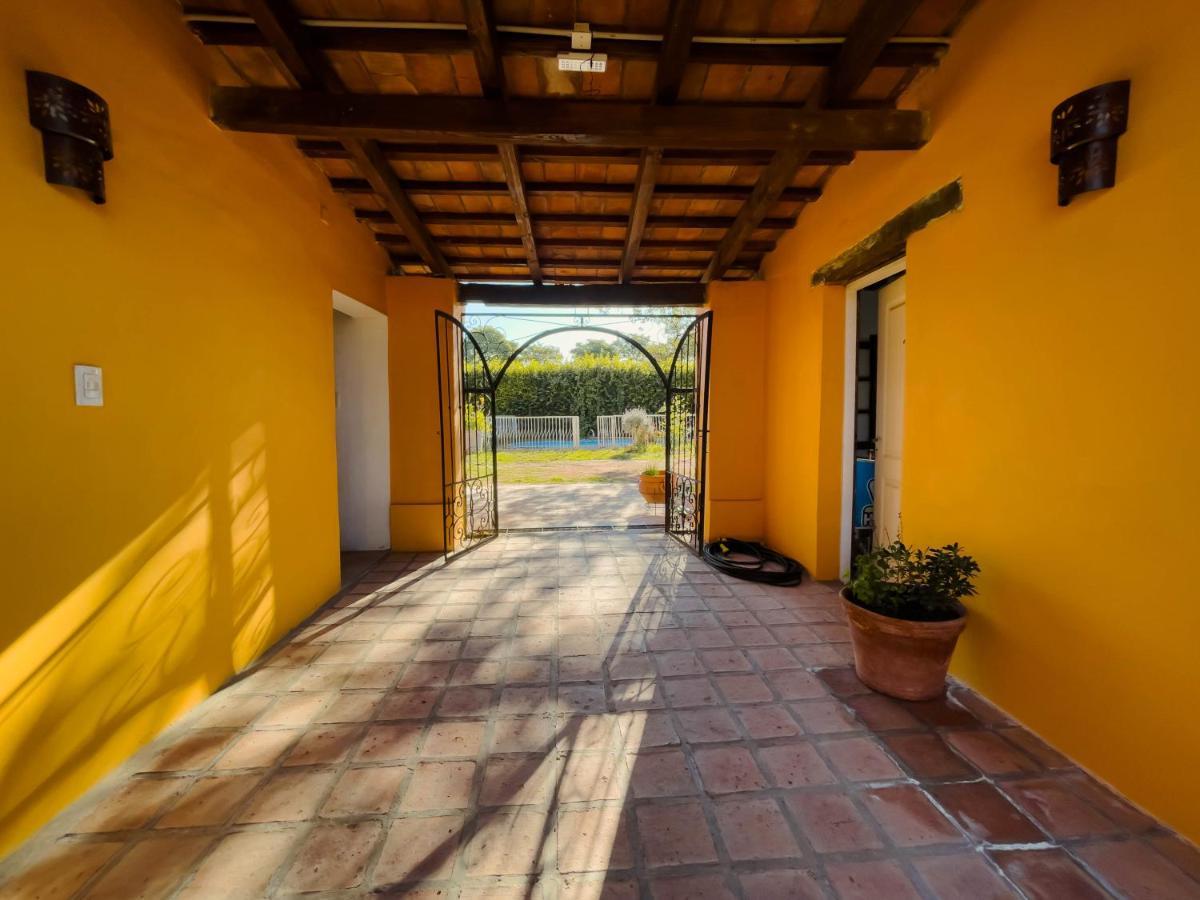 La Casona De Moldes Hotel Coronel Moldes Екстериор снимка